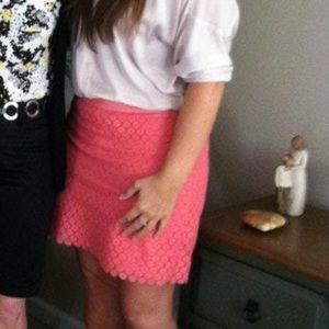 Size 6 pink loft skirt with floral lace pattern